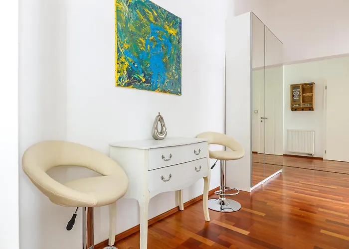 Newly Renovated In The Old Town Apartmán