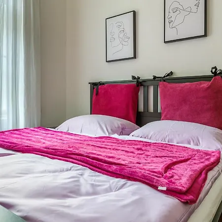 Newly Renovated In The Old Town * Pressburg