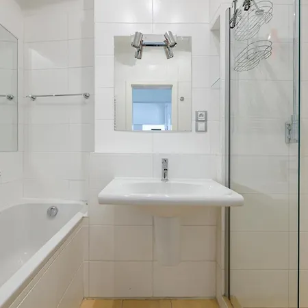 Newly Renovated In The Old Town